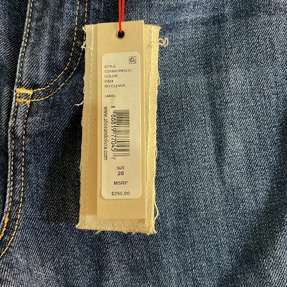 Alice + Olivia Gorgeous High-Rise Wide-Leg Jeans with exaggerated hem - Picture 4 of 9